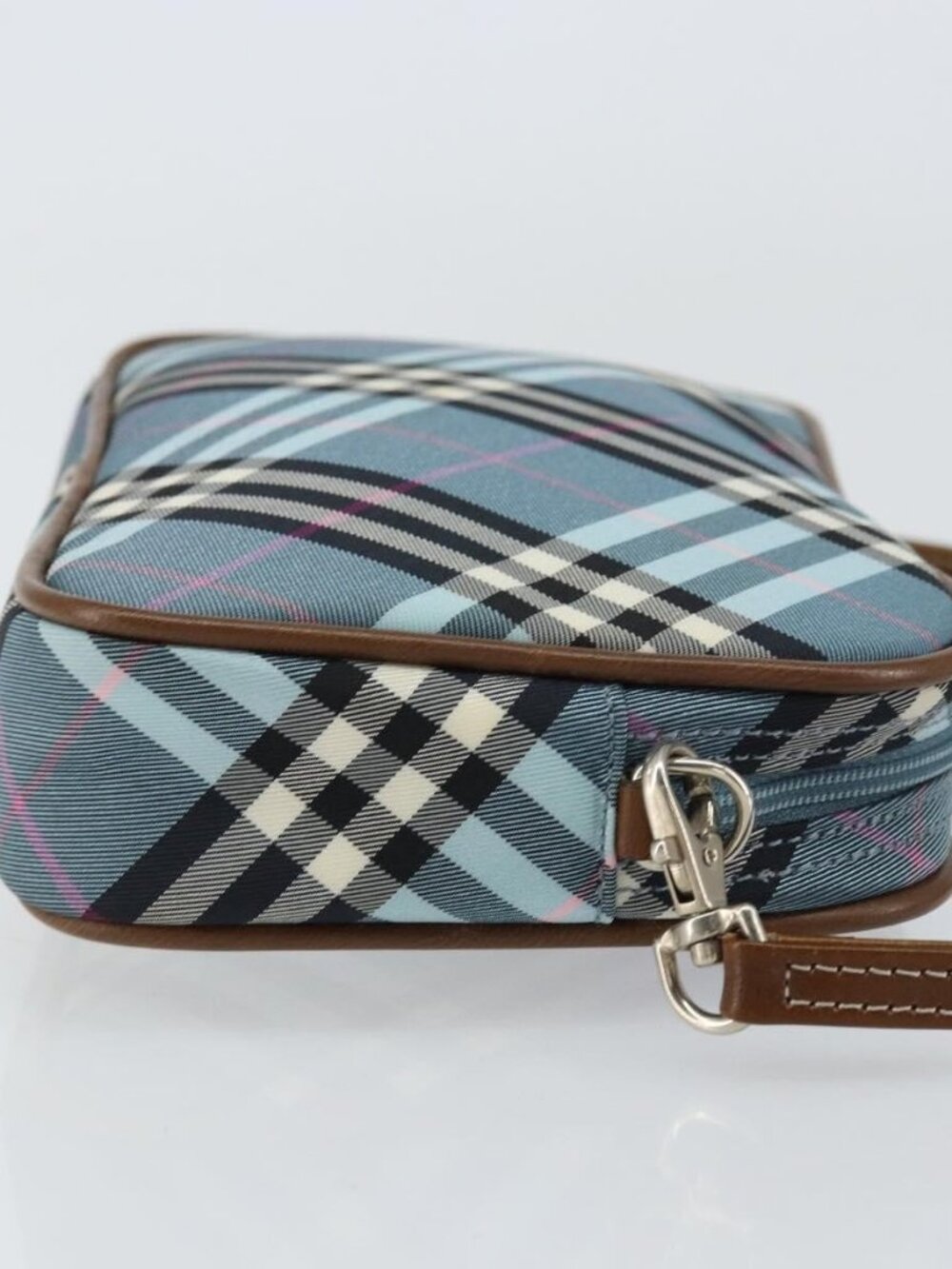 BURBERRY Nova Check Blue Label Pouch Nylon Leather Blue Silver Auth 158829 - Picture 5 of 16
